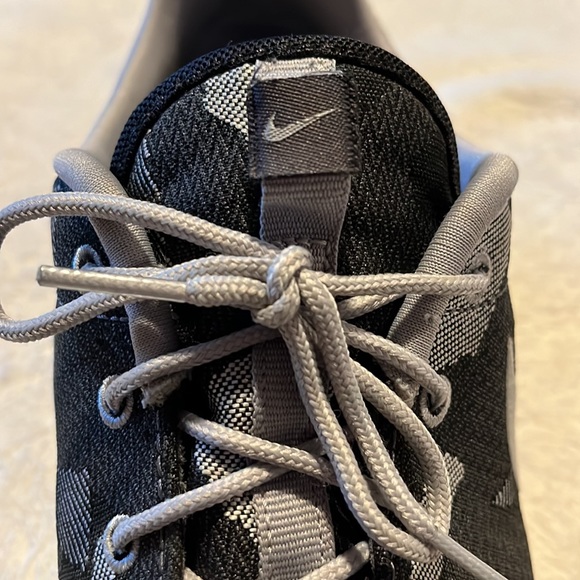 Women’s Nike Roshe One Jacquard Print - Size 11 - Picture 10 of 13